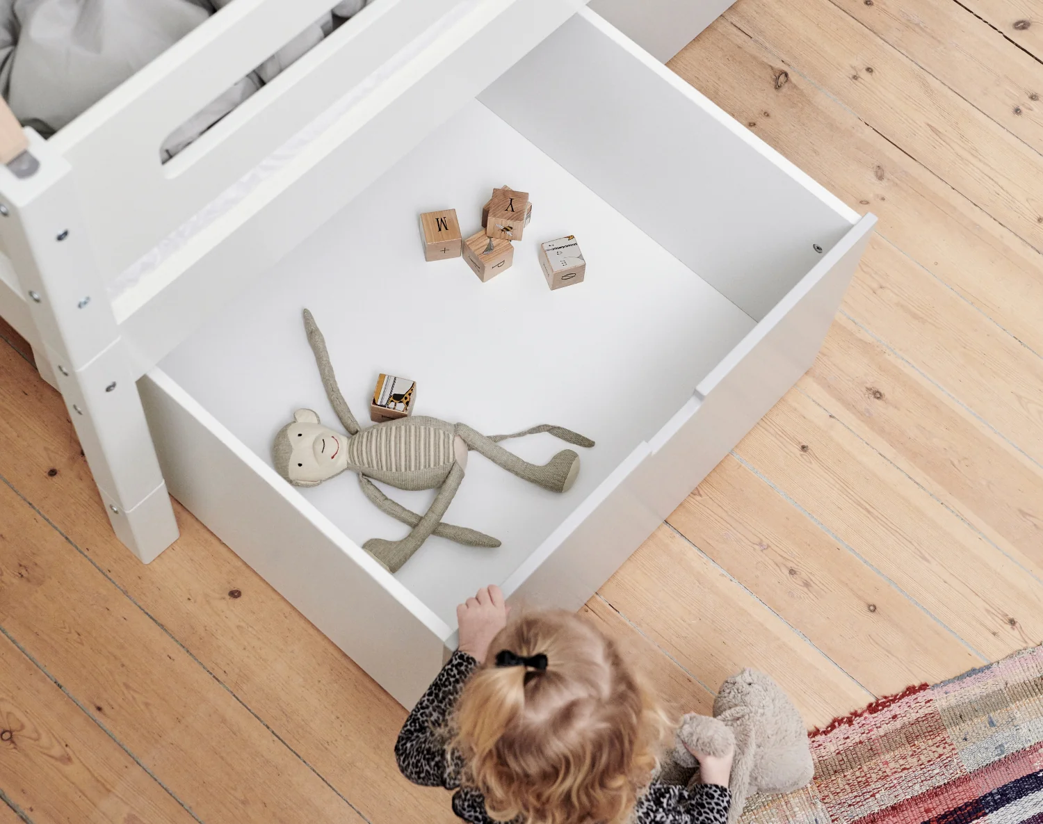 Nanna børneseng med høje skuffer - Image 3